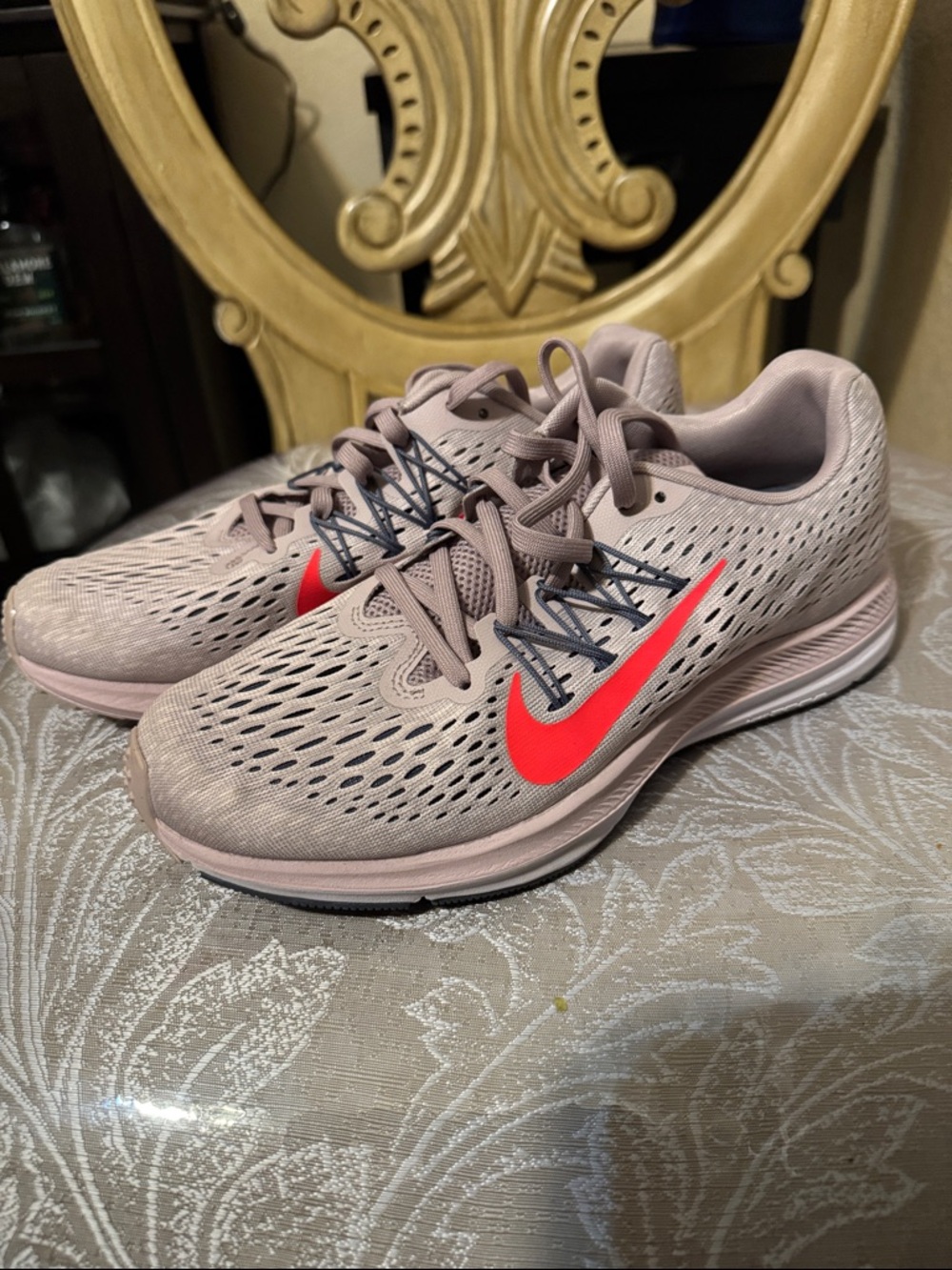 Nike Women’s Zoom Winflo’s 8 1/2